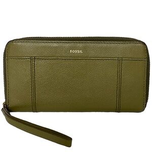 Fossil Olive Jodi RFID Leather Wristlet Top Zip Wallet; 12 card slots